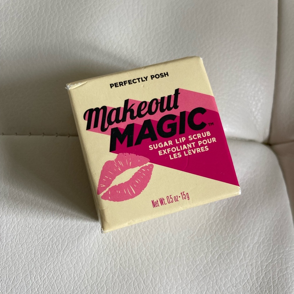 🌷 3 for $15 🌷Perfectly Posh Makeout Magic sugar lip scrub - .5 oz